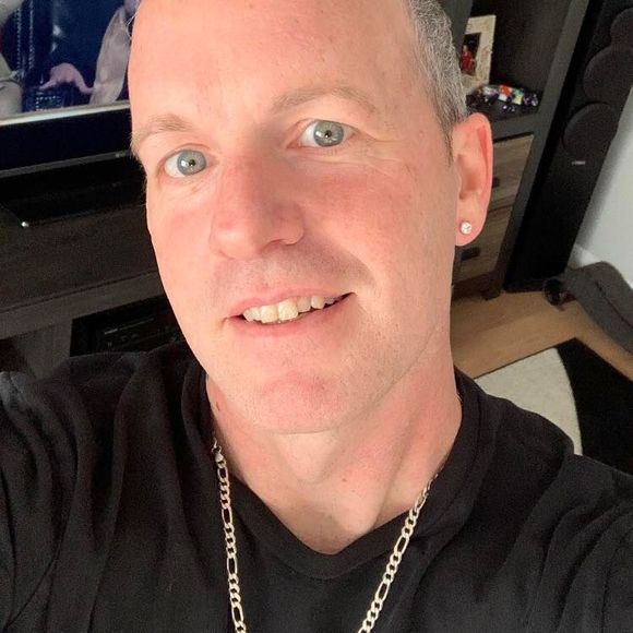 Meet your Posher, Stephen - Picture 1 of 1